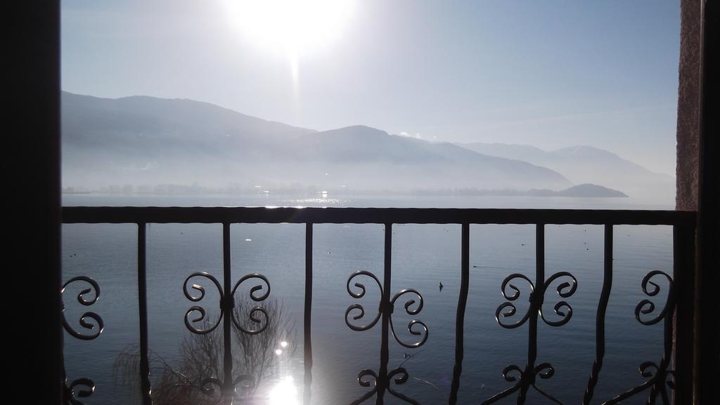 'by The Lake' * Ochryda